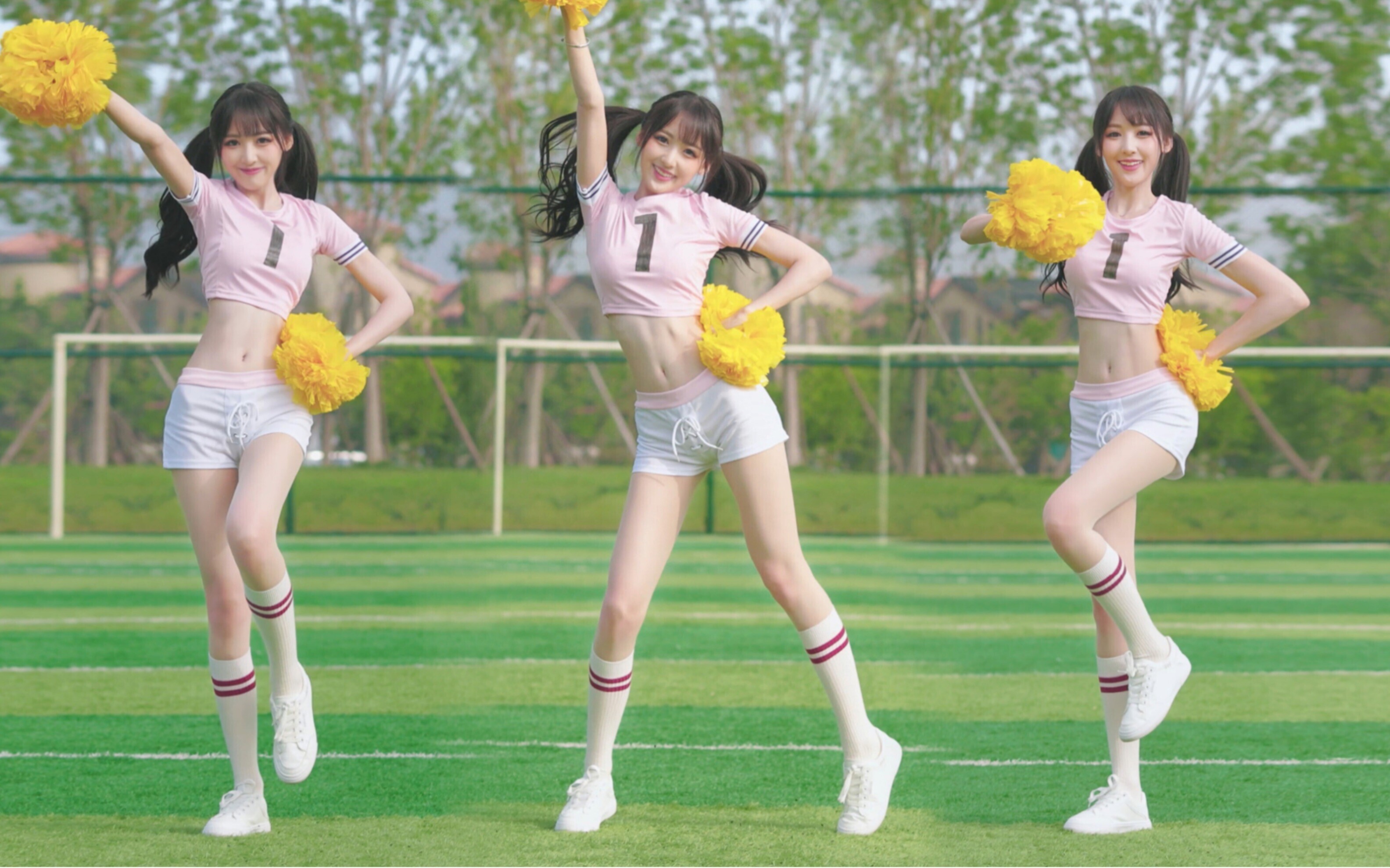 学长在吗？你的夏日足球宝贝！